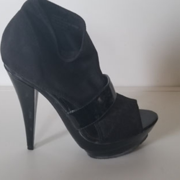 Shoes - Picture 2 of 3